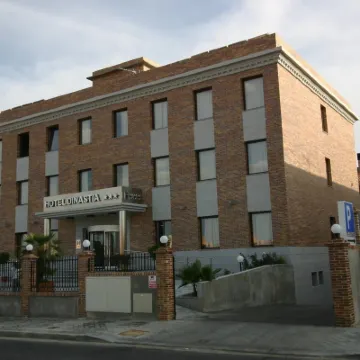 Dinastia Hotels near Arroyo Culebro
