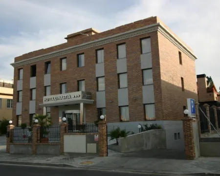 Hotel Dinastía Hoteles en Getafe