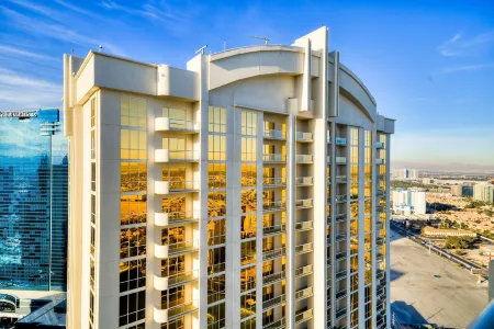 Jet Luxury at the Signature Condo Hotel