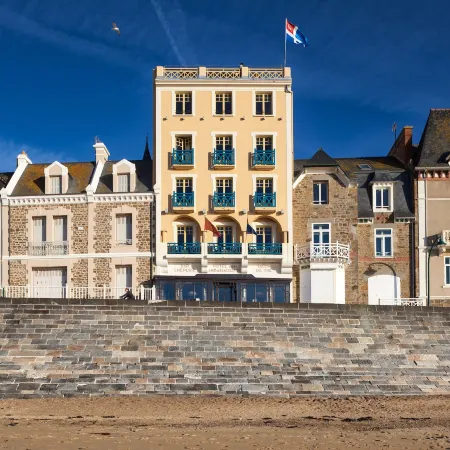 Ambassadeurs Logis Hotel Отели в г. Сен-Мало