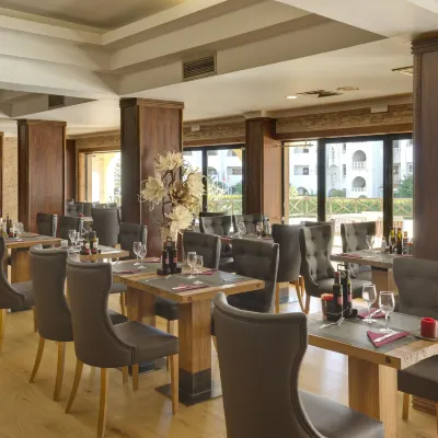 Aparthotel Paladim & Alagoamar Hotels near Bullring Albufeira
