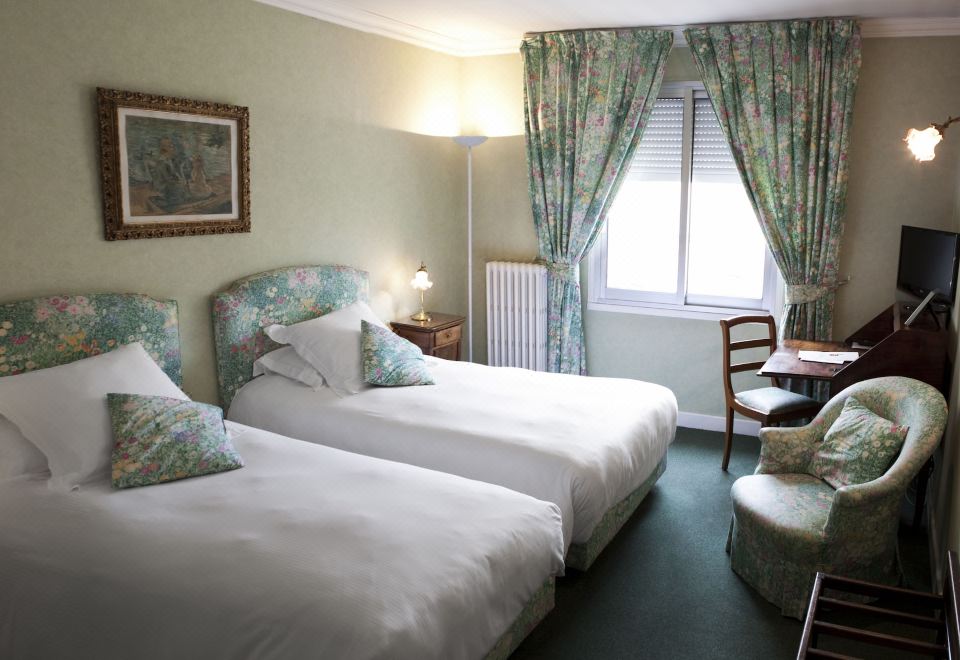 Hostellerie Du Grand Saint Antoine - Housity