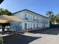 Central Point Motel Hotels in Townview