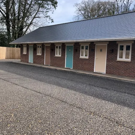 De Courceys Manor Suites & Cottages