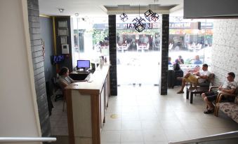 Le Moral Apart Hotel