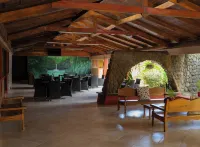 Hotel Las Espuelas, Bar & Restaurant Hotels in Liberia