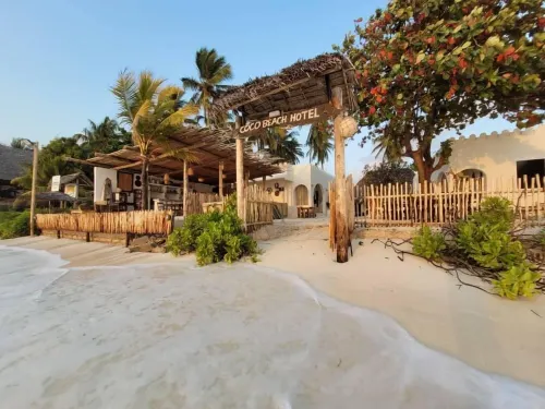Coco Beach Hotel - Bed and Breakfasts
