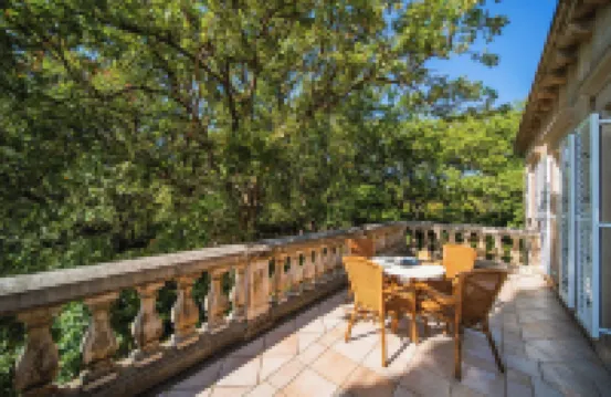 花園綠洲泳池別墅