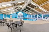 Wingate by Wyndham Canton/Hall of Fame - Pools
