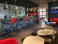 Ibis Niort Est Mendès France - bar