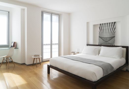 브레라 아파트먼트 거실