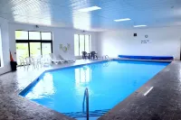 Quality Inn - Pools
