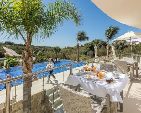 Caneiros Luxury House & Suites Hotels in Ferragudo