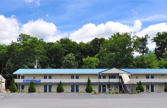 米爾福德I-84羅德威酒店