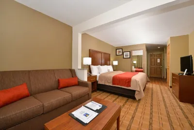 Comfort Inn & Suites Cedar Rapids North - Collins Road Hotels in Cedar Rapids