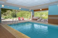 Logis Hôtels - Hostellerie des Lauriers - Hôtel et Restaurant