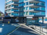 Victoria Regent Waterfront Hotel & Suites Hotels near Laurel Point
