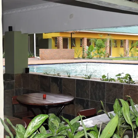 Café Zambezi House of Africa - Hostel