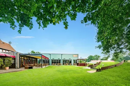 Balland's Hotel & Restaurant Отели в г. Витце