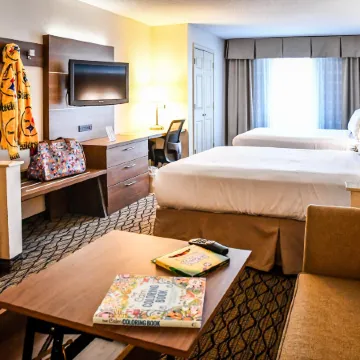 Holiday Inn Express & Suites CONCORD by IHG