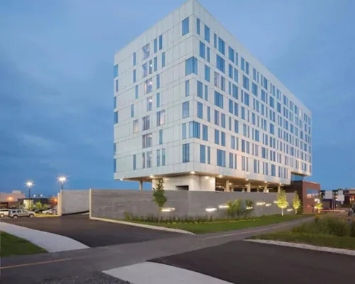 Courtyard Quebec City Hotels near Centre Videotron