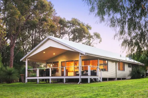 Acacia Chalets