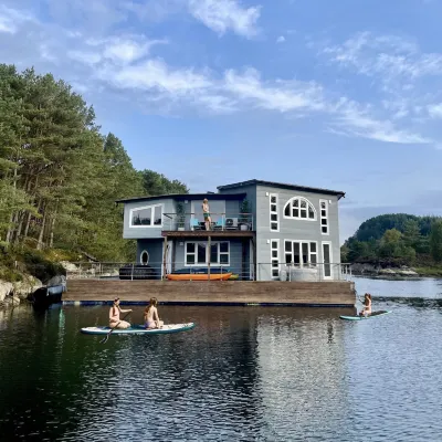 Floating Villa Bergen Hotels near Bergen Airport