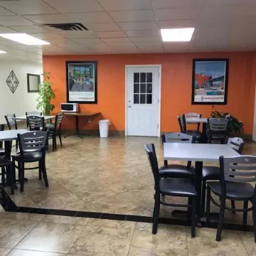 Howard Johnson by Wyndham Winter Haven FL