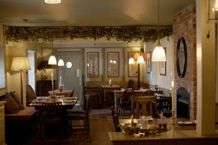 The Grosvenor Arms Отели в г. Бишопстроу