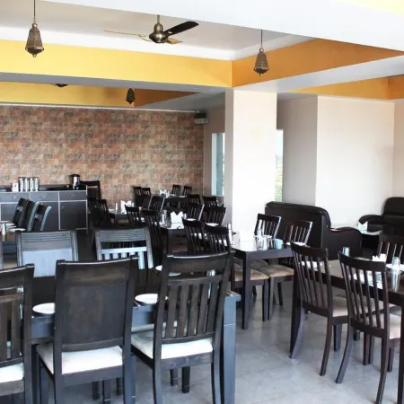 Adhunik Hotel Neemrana