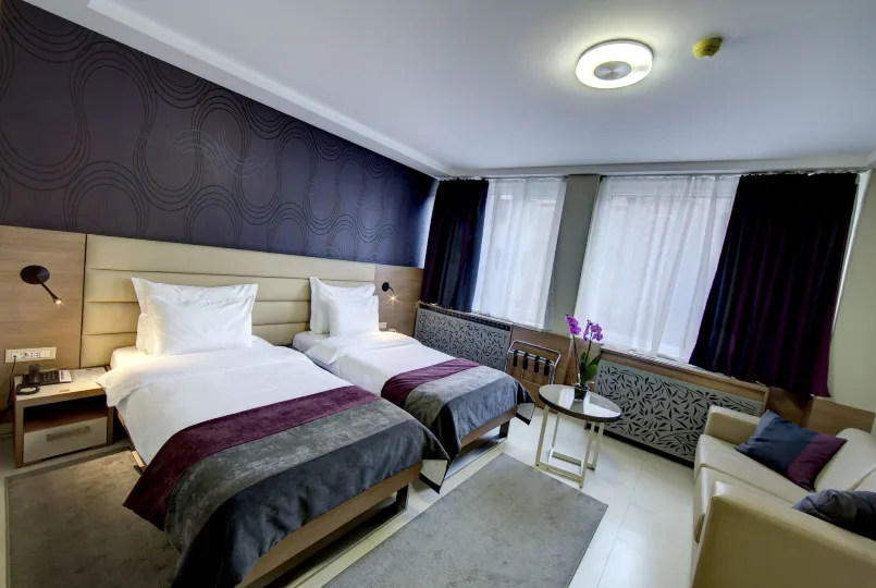 塞爾維亞花園前伽尼飯店