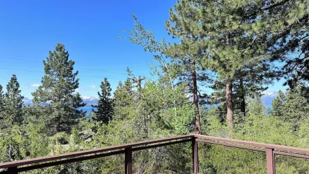 Lake View Stylish Timber House - South Lake Tahoe. Nevada