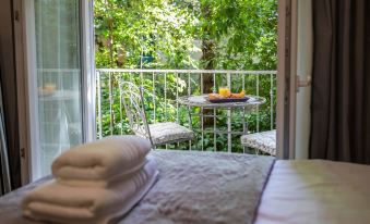 Luxury Rooms with Balcony