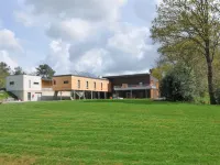 Auberge des VoyaJoueurs Hôtels à : Monteneuf