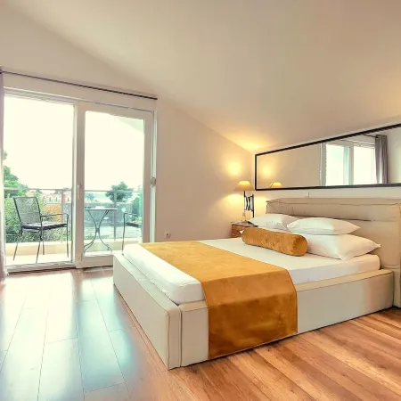 Refresh Boutique Apartments