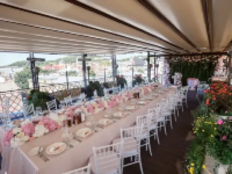 スイス ホテル リヴィウのホテル