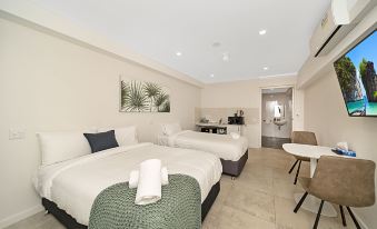 Carlton Suites