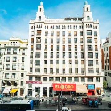Smartr Madrid Gran Via 47 Отели рядом с достопримечательностью «Театр «Риальто»»