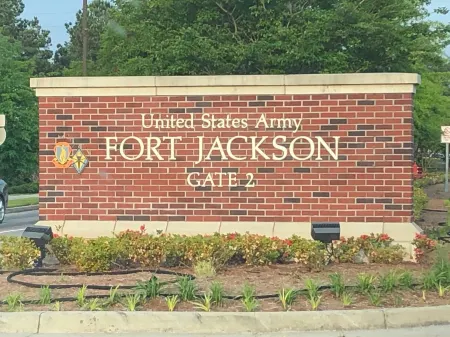 Aloft Columbia Downtown Отели рядом с достопримечательностью «Ривербанкс Зу энд Гарден»