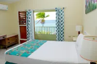 Ocean Palms - Bars
