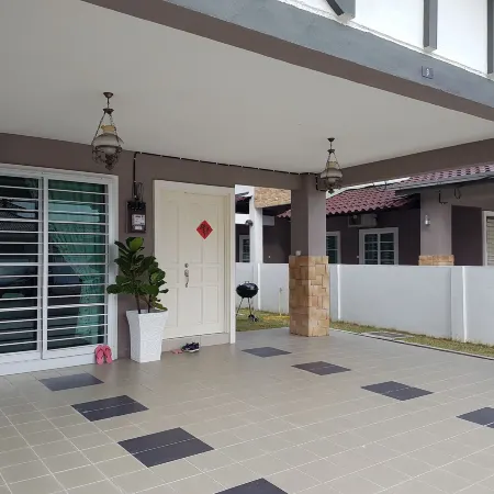Sitiawan Homestay Entire Semi D House
