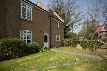 Royal Hotel, Bar & Grill Отели в г. Рейнхем