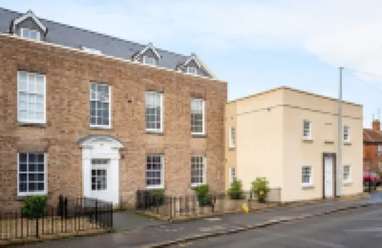 艾略特奧利弗 - 2居室花園公寓配車位 酒店