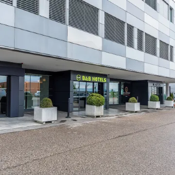 B&B Hotel Lausanne Crissier Отели рядом с достопримечательностью «Лозанна - центр города»