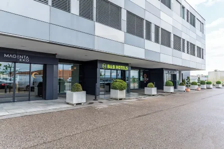 B&B Hotel Lausanne Crissier Отели рядом с достопримечательностью «Федеральная политехническая школа Лозанны»