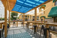 Days Inn by Wyndham Nashville Saint Thomas West Hospital - Bãi đậu xe