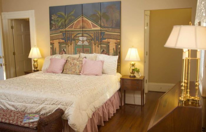 Lookaway Inn