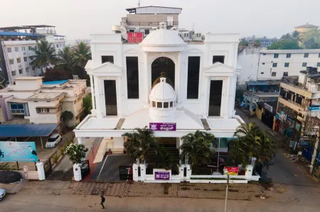 Royal Orchid Central, Shimoga Отели рядом с достопримечательностью «Karnataka Sangha»