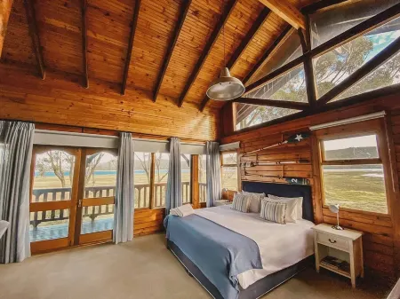 Oyster Creek Lodge Отели в г. Книсна