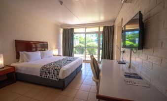 Bird of Paradise Hotel